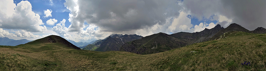 Vista panoramica dal Monte Avaro